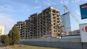 Am aflat ce se va ridica în locul blocului- fantomă! Ceauşescu a vrut să construiască acolo locuinţe, dar...