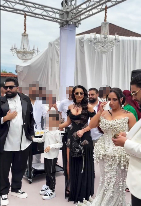 Primele imagini de la nunta lui Dani Stoian. Ce rochie de mireasă a ales nora lui Florin Salam