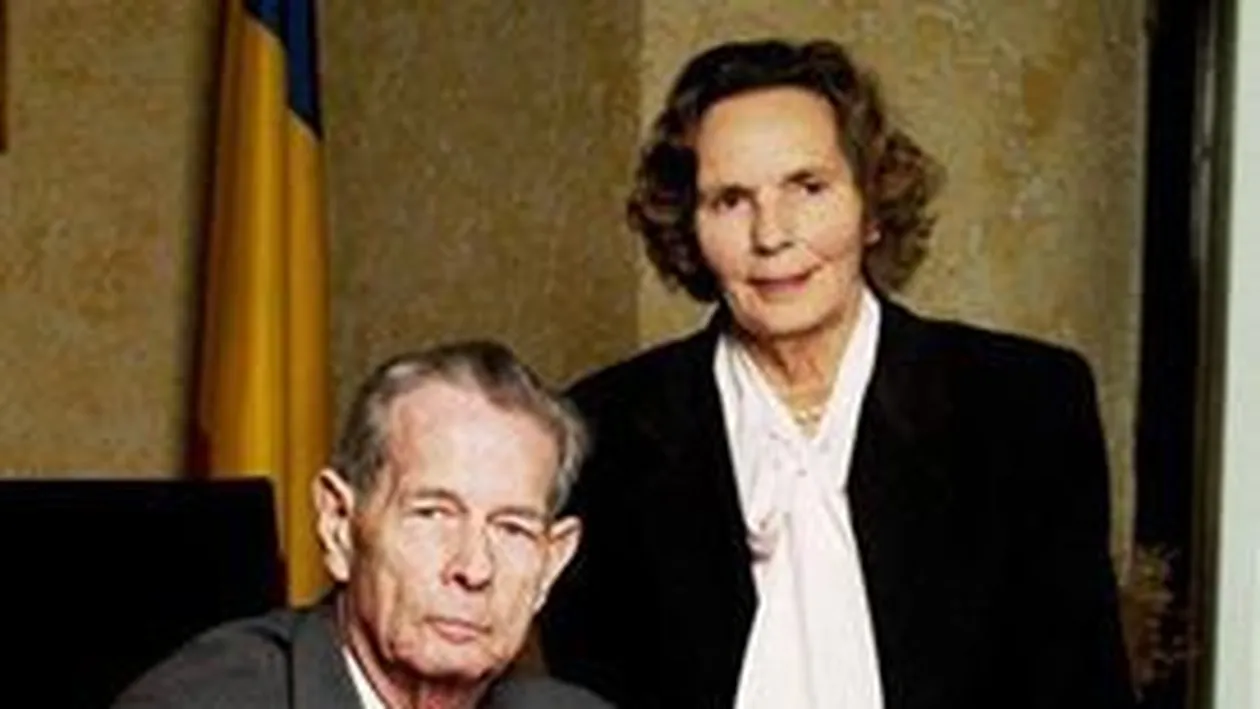 Din ce cauză Klaus Iohannis nu o poate decora pe Regina Ana! 