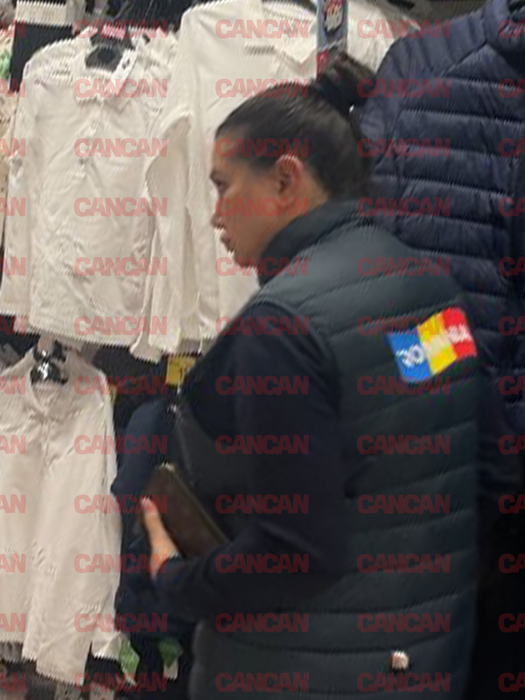Fiica lui Traian Băsescu a cumpărat o vestă de 39 de lei