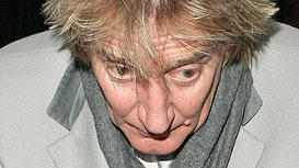Rod Stewart se lauda cu parul