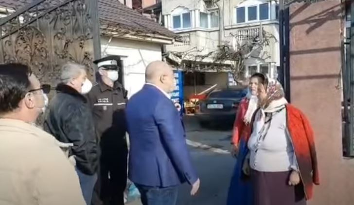 Ce reacție a avut Poliția Locală Craiova după ce o femeie și-a aruncat gunoiul într-o intersecție din oraș
