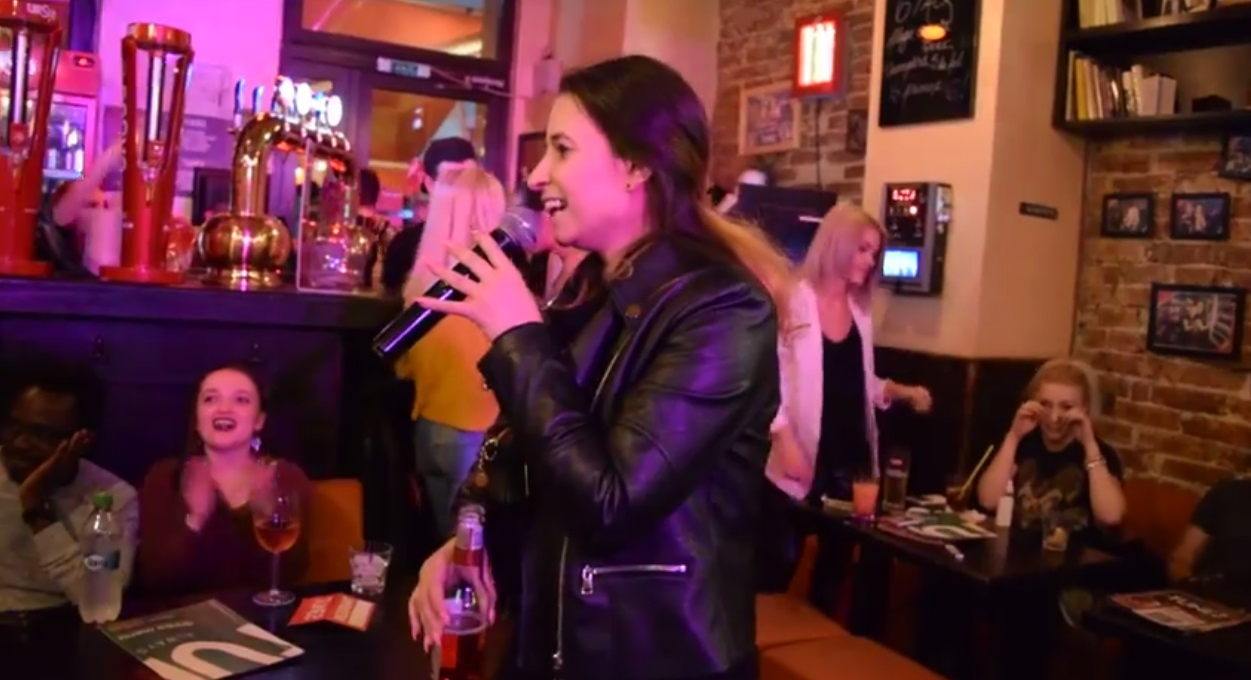 Cum se pregătește croitoreasa de la “Românii au talent” pentru semifinala sezonului 9! Ana Maria Pantaze a ținut să se afle chiar de la ea