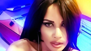OANA ZĂVORANU, fără sutien pe Facebook. Bruneta a postat poza, bărbaţii au…
