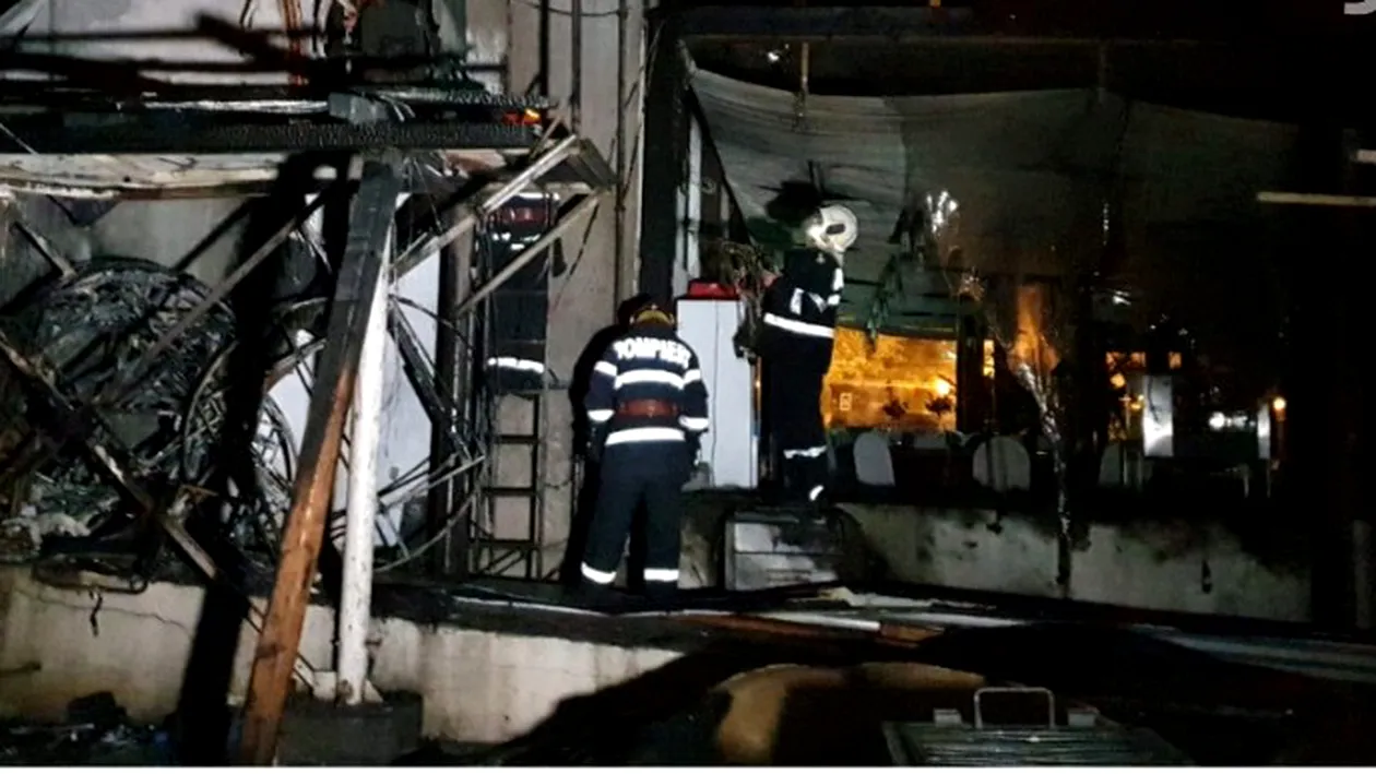 Incendiu violent la un hotel din Mamaia. Zeci de persoane au fost evacuate