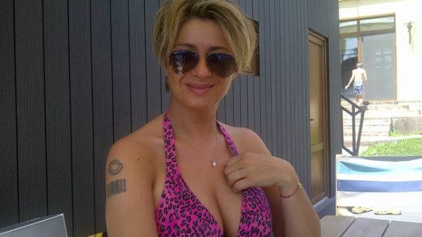 Cel mai îndrăzneţ PICTORIAL! Steliştii vor face ochii mari! Anamaria Prodan, GOALĂ puşcă, cu Reghe alături! Vezi imagini senzaţie