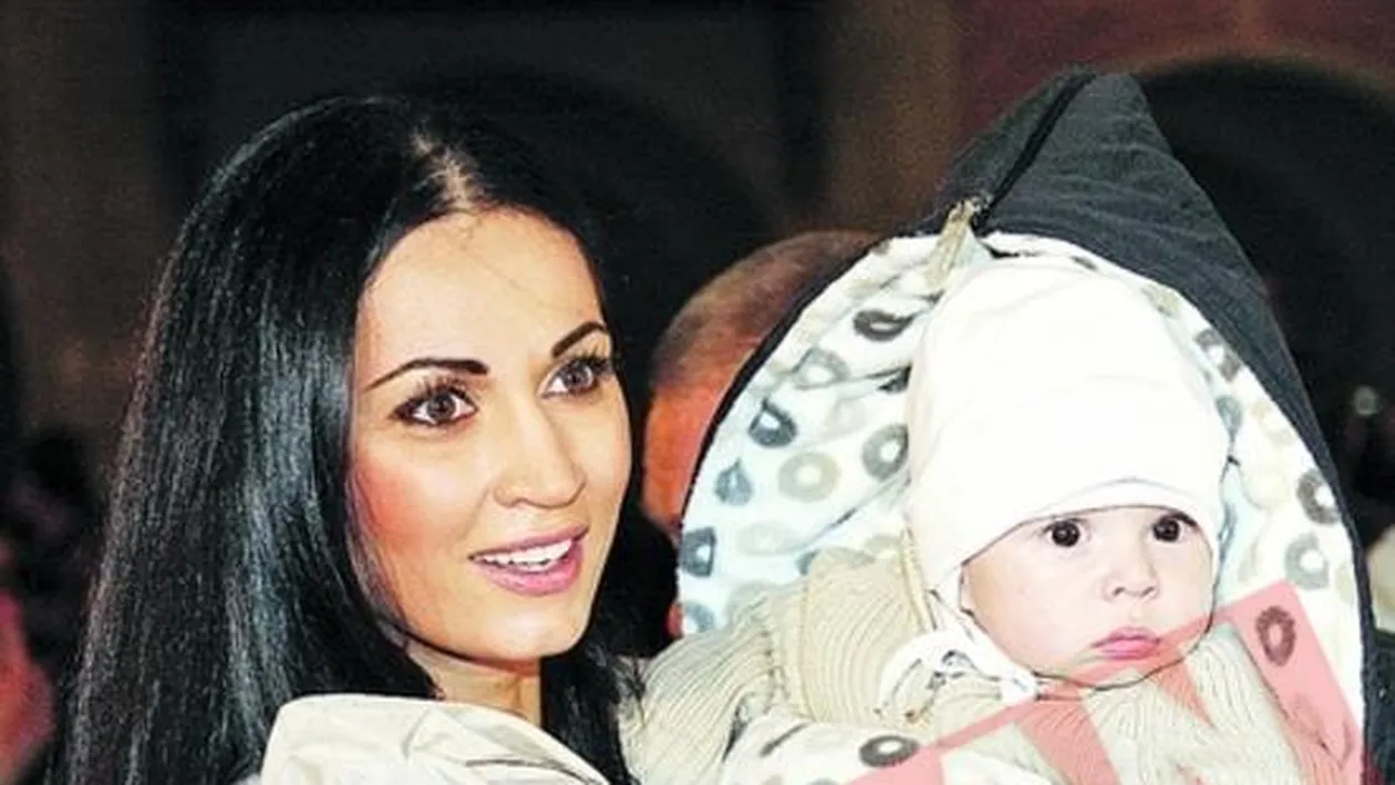 Nicoleta Luciu si-a scos copilul din spital