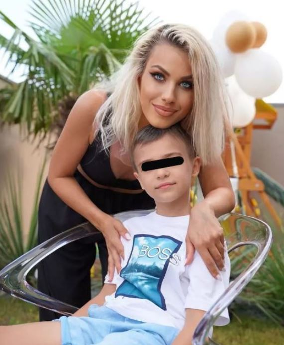 Amna și fiul ei