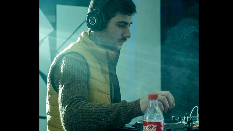 Un DJ renumit din Bucureşti s-a spânzurat! Tânărul s-a sinucis după ce şi-a luat rămas bun pe Facebook