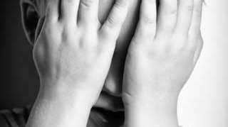 Un baietel de trei ani a cazut de la mansarda gadinitei la care mergea