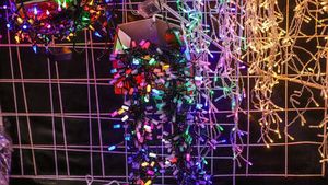 Instalațiile de Crăciun reprezintă un real pericol, potrivit specialiștilor: ”Se pot transforma în adevărate torțe”