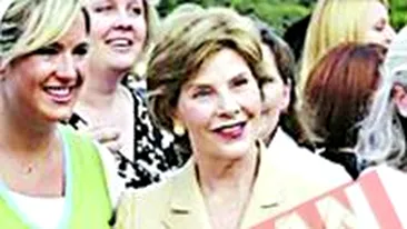 Laura Bush, pe front