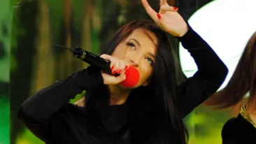 Ai vazut-o cantand fara chiloti, dar asa niciodata! Prima fotografie cu Bijou in rol de mama!