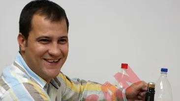 La implinirea a 34 de ani, Serban Huidu face petrecere mare! Da de baut prietenilor