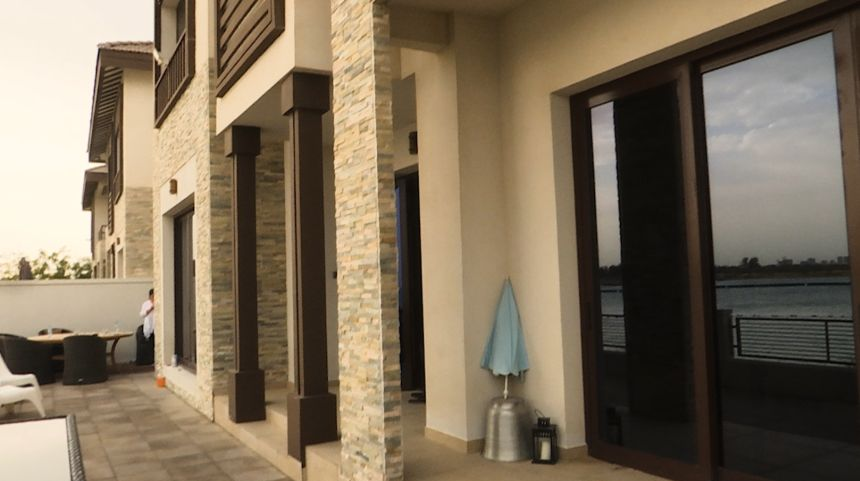 Imagini în premieră! Cum arată casa în care locuiește Anamaria Prodan