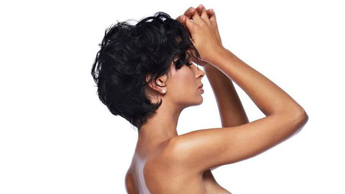 Oare cine e fotograful? Madalina Pamfile, goala pe Facebook. Cum au reactionat fanii starletei