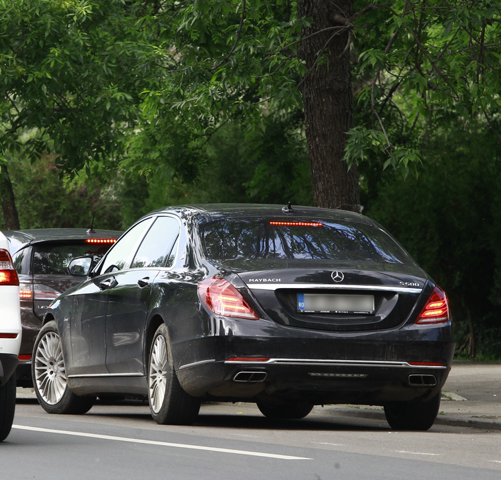 Gigi Becali deţine o maşină exclusivistă, Mercedes Maybach