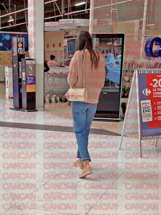 Andreea, singură și abătută (SURSA FOTO: CANCAN.RO)
