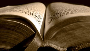 Socant! Este ateu si a rescris Biblia
