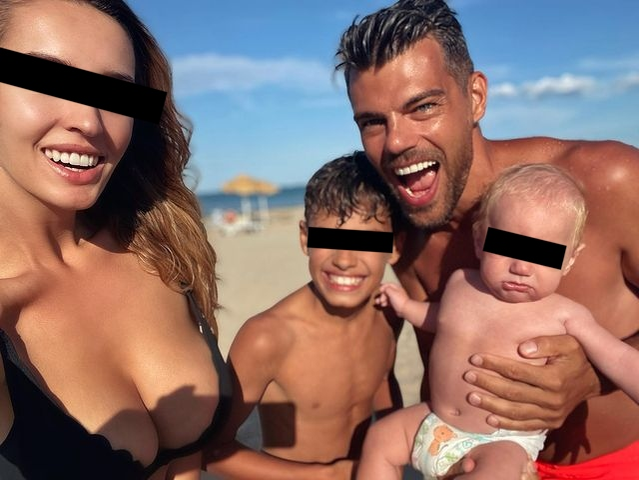 Ciprian Silași alături de iubita lui, Manuela, și cei doi copii, în vacanță