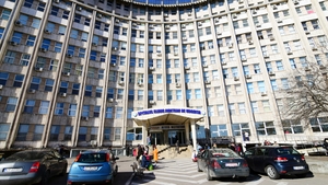 Momente de groază la Constanța. O asistentă de la Spitalul Județean țipa la pacientă în timp ce o obligă să ia un medicament. VIDEO