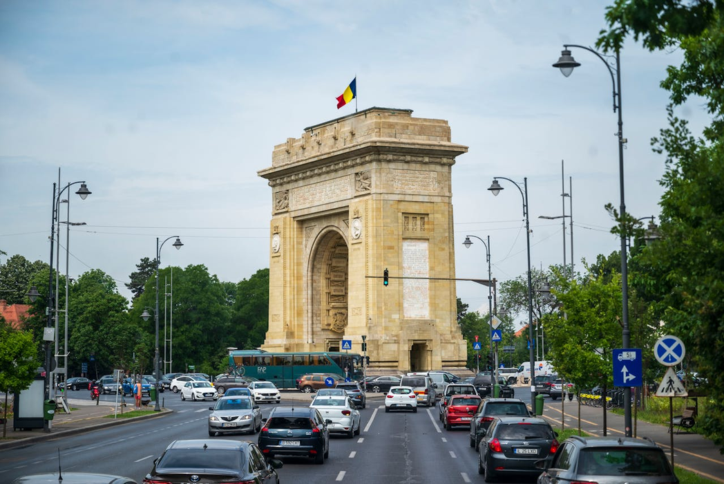 Orașul din România lăudat în presa din Marea Britanie. Mii de turiști îl vizitează anual