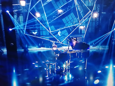 Românii au Talent, finala. Rareș cântă pentru mama lui: ”A plecat în Italia să-mi fie mai bine!”