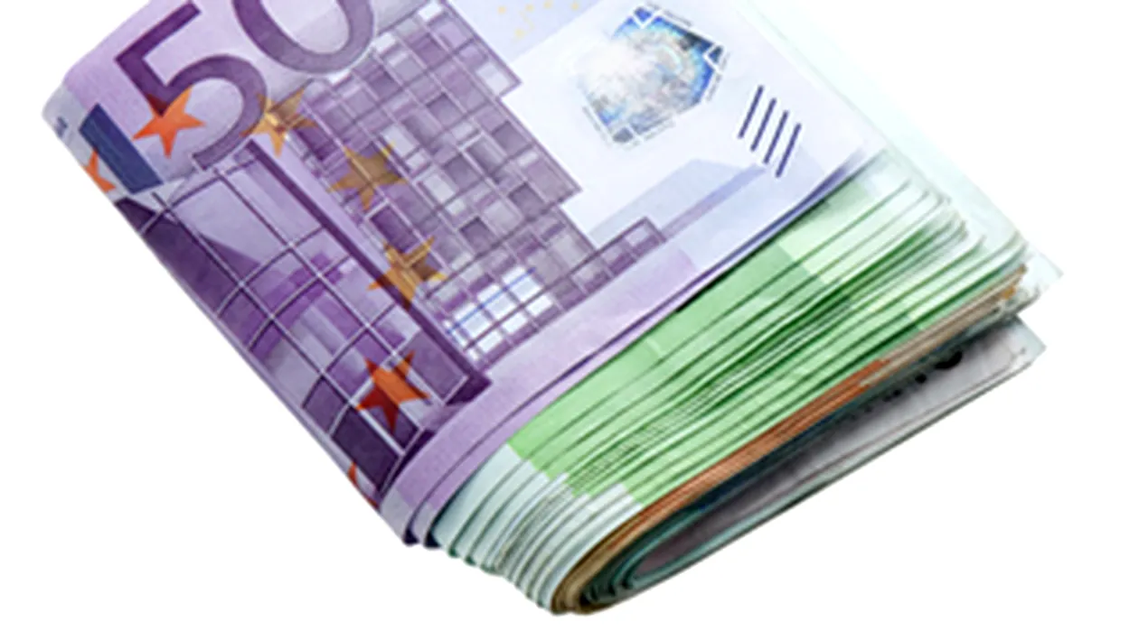 VIDEO Doua persoane au vrut sa sutraga ilegal 690.000 de euro dintr-o banca din Constanta!