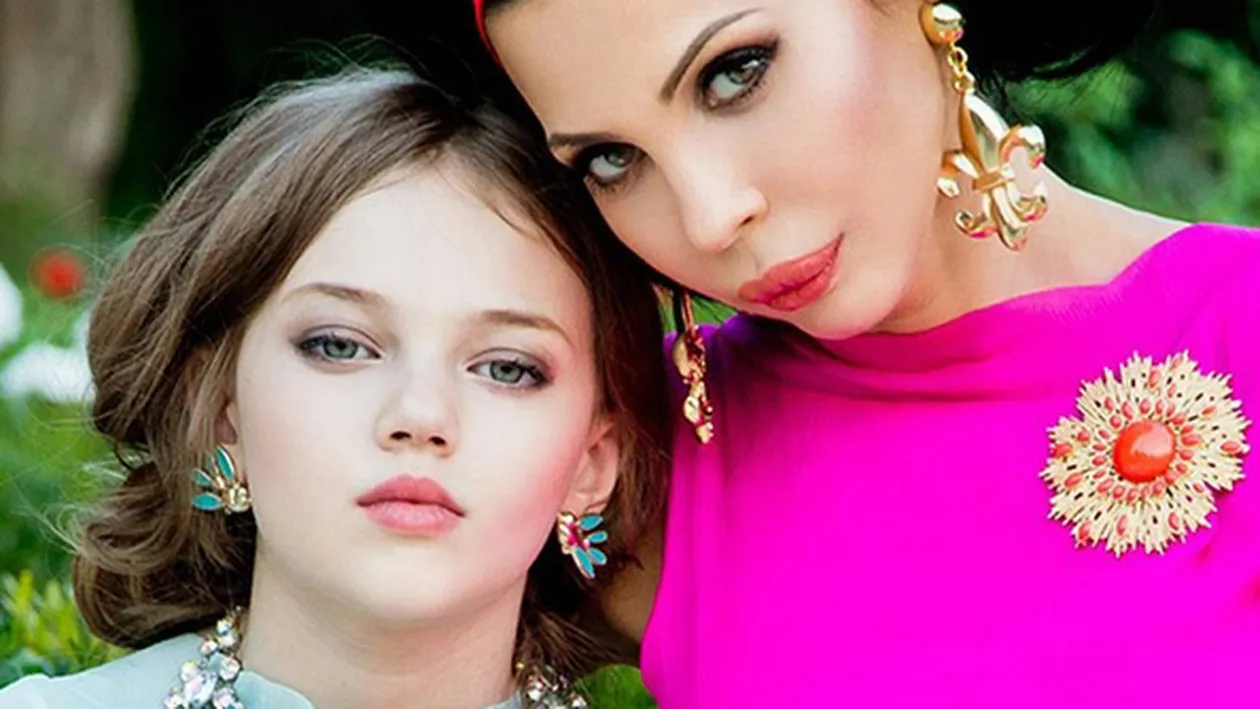 ANTONIA s-a pozat cu ea şi toată lumea a rămas uimită de frumuseţea copilei! La doar 11 ani fetiţa este model profesionist