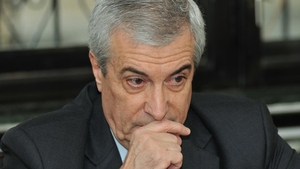 Ce pedeapsă a primit bărbatul care l-a convins pe Tăriceanu să dea 14.500 de euro pe poza unei mașini!