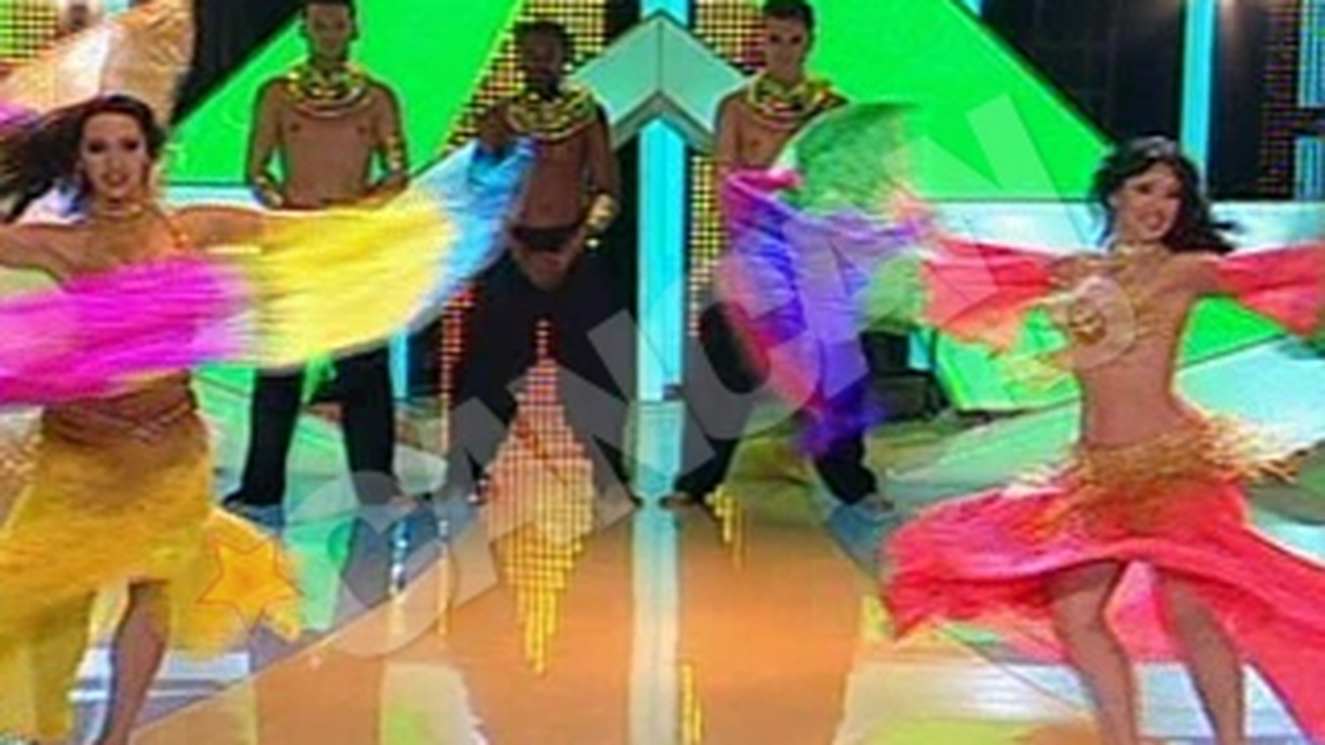 VIDEO Mama si fiica au dansat din buric la "Romanii au talent"