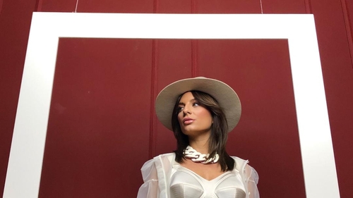 Ana Baniciu a lansat un nou single! ”Altcineva”, o nouă piesă care anunță începutul unei perioade pline de muzică din viața artistei!