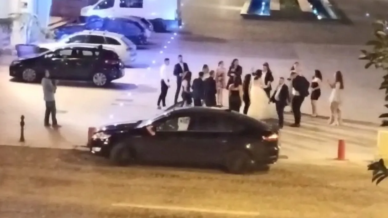 Imaginile au devenit virale! Ce au făcut acești tineri din Vaslui, după ce au furat mireasa de la nuntă