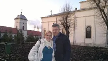 Gabriela Firea a fost sa se roage la Manastirea Ghighiu: Aici se afla icoana facatoare de minuni a Maicii Domnului Sirianca