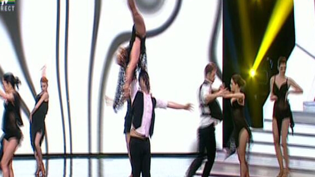 Cel mai INCENDIAR numar de la "Romanii au talent"! 10 moldovence fierbinti au rupt in doua scena