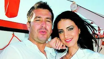 Robert Miu, partenerul ei de pe Vaporul Iubirii, nu i se mai pare la fel de atragator si pe... uscat! Adelina nu-l mai vrea!