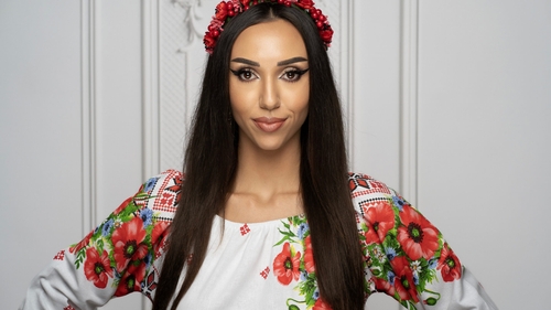 Jessie Baneș a lansat un colaj de melodii patriotice! Ce mesaj a transmis artista tinerilor