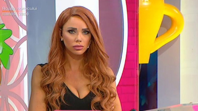 Bianca Drăguşanu şi-a schimbat radical look-ul! A venit supărată în emisiune şi...:„Vă bat cu mătura”