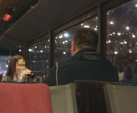 Marius Manolache, la masă cu o tânără apetisantă