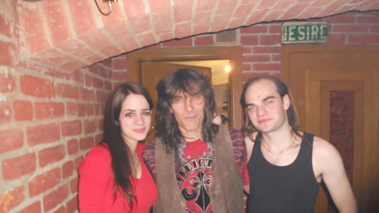 Fostul solist al trupei Cargo, la Bucuresti! Vezi ce a facut rockerul in scurta lui vizita
