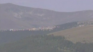 Un copil de 8 ani din Gorj, disparut de acasa, cautat de politisti cu elicopterul!