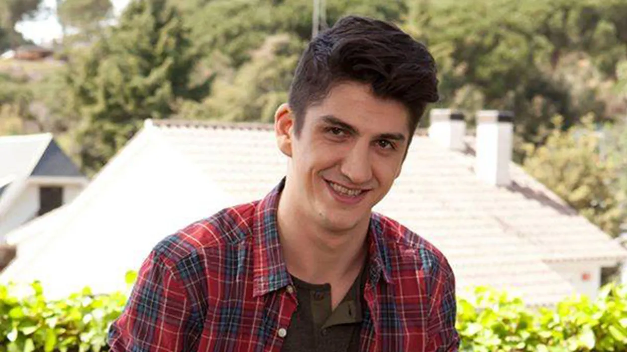 Cum a trecut de la cel mai scund din liceu la “mascul feroce”. Primul castigator MasterChef vorbeste deschis despre viata amoroasa