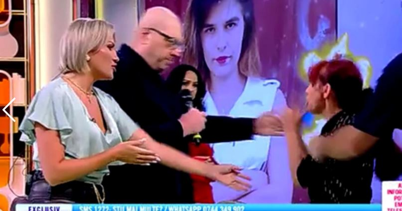 Scandal la Acces Direct. Mama gemenilor morți a sărit la bătaie. “Nu mă interesează că se păruiesc două prostituate” | VIDEO