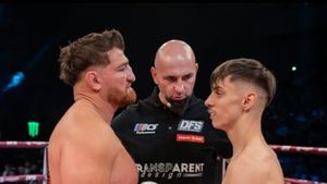 Gestul emoționant făcut de Cătălin Moroșanu pentru un tânăr cu dizabilități. I-a îndeplinit cel mai mare vis!