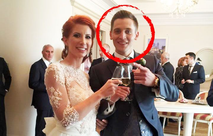 Dialogul incredibil dintre Florin Muntean și Ciprian Marica. Ex-internaționalul, umilit de soțul “tradus”: “Măcar i-ai dat-o bine?” / “Hai că exagerezi! Eu stau așa, în prosop…”
