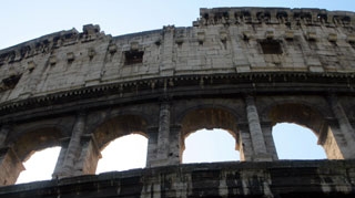 Colosseumul sub asediu! Studentii  italieni au iesit in strada!