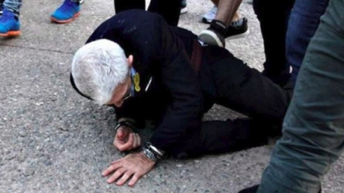 Primar bătut în plină stradă de extremiști. Bărbatul a fost spitalizat. Care este starea lui de sănătate