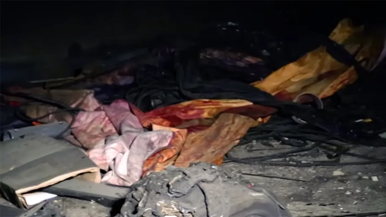 Porțile clubului Colectiv s-au deschis după 4 ani. Ireal ce obiect au găsit, pe jos, printre cenușă