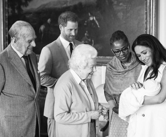 Prințul Harry și Meghan Markle caută bonă pentru fiul lor. Cerințele ducesei sunt drastice