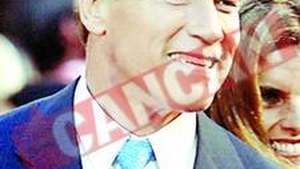 Arnold decreteaza starea de urgenta